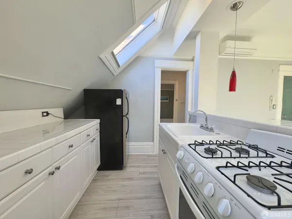 $3,100 | 360 Lily Street, Unit 10, San Francisco, CA 94102