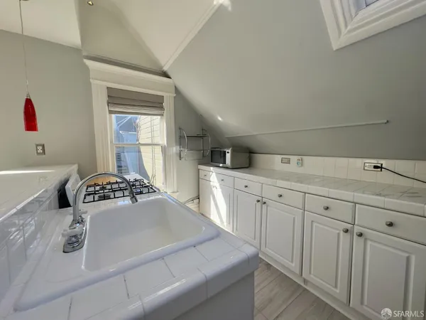 $3,100 | 360 Lily Street, Unit 10, San Francisco, CA 94102