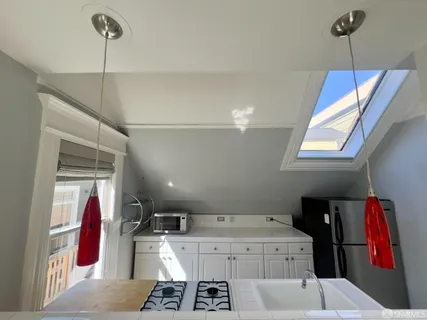 $3,100 | 360 Lily Street, Unit 10, San Francisco, CA 94102