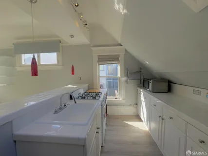 $3,100 | 360 Lily Street, Unit 10, San Francisco, CA 94102