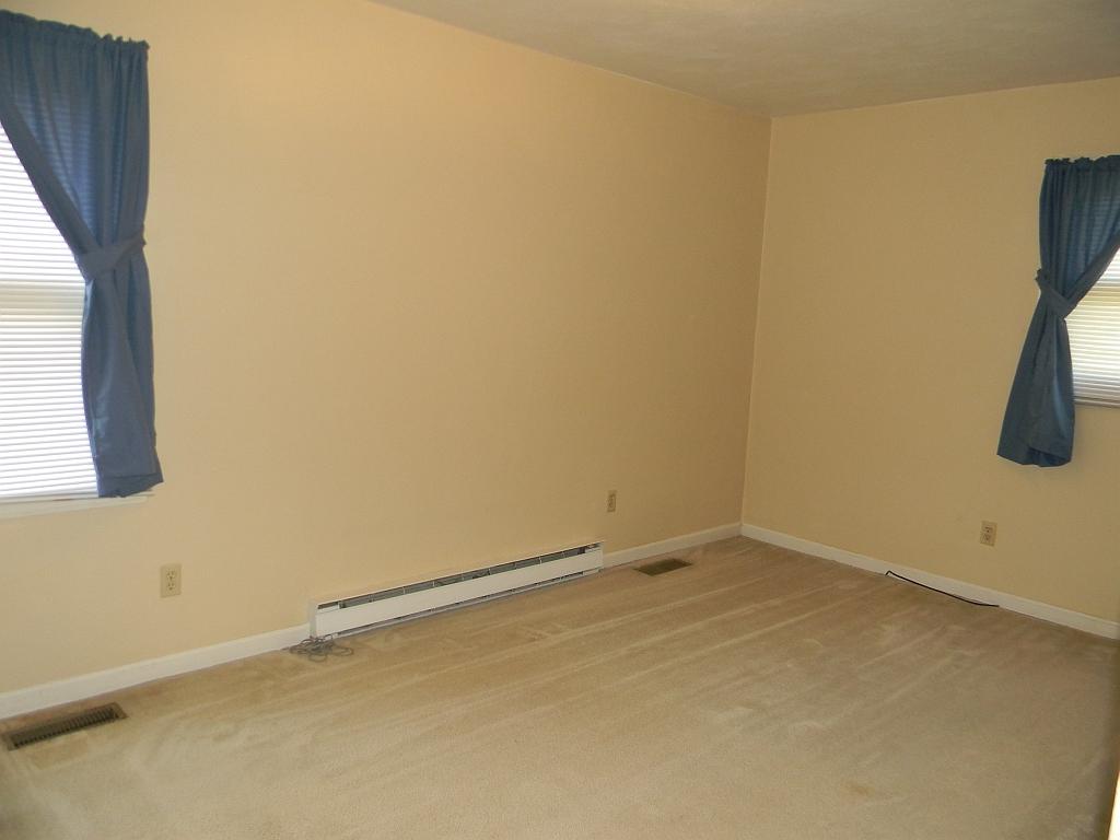 3884 Pitzer Road Roanoke, VA 24014 - Photo 13 of 22 Bedroom 1