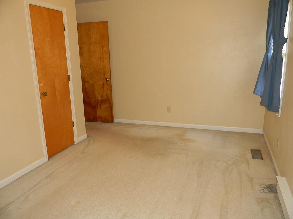 3884 Pitzer Road Roanoke, VA 24014 - Photo 15 of 22 Bedroom 1