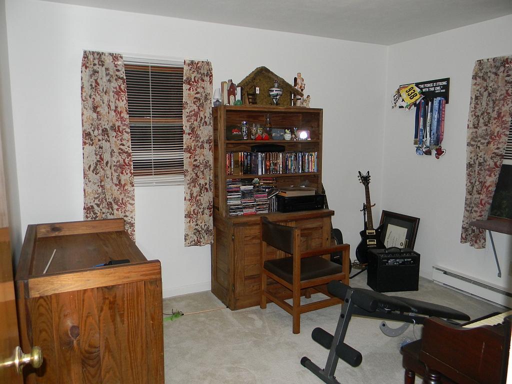 3884 Pitzer Road Roanoke, VA 24014 - Photo 16 of 22 Bedroom 2 Furnished
