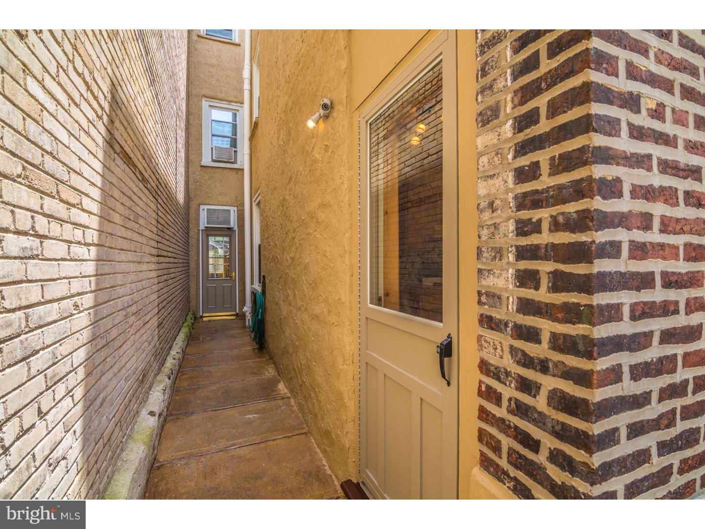 2666 Edgemont Street Philadelphia, PA 19125 - Photo 9 of 22