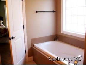 3406 Mackinaw Lane Springfield, IL 62711 - Photo 11 of 22 Gallery Image 11