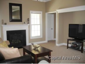 3406 Mackinaw Lane Springfield, IL 62711 - Photo 3 of 22 Gallery Image 3