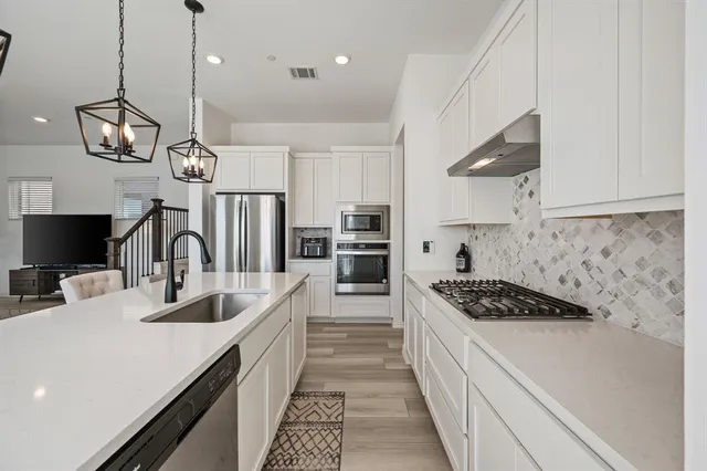 $415,000 | 6201 Queens Path, North Richland Hills, TX 76180