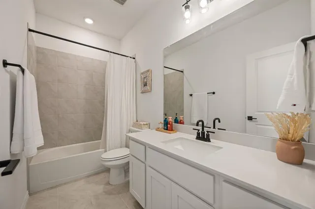 $415,000 | 6201 Queens Path, North Richland Hills, TX 76180