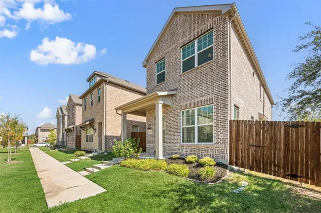 $415,000 | 6201 Queens Path, North Richland Hills, TX 76180