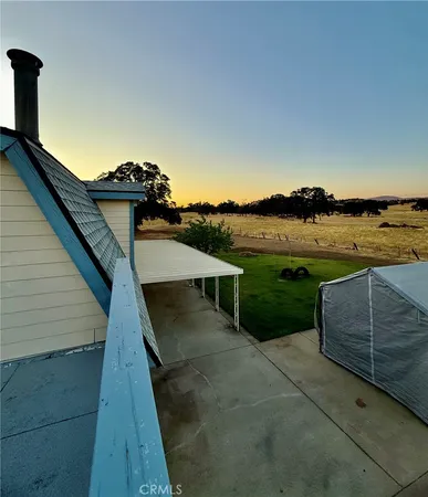 a view of terrace with city view