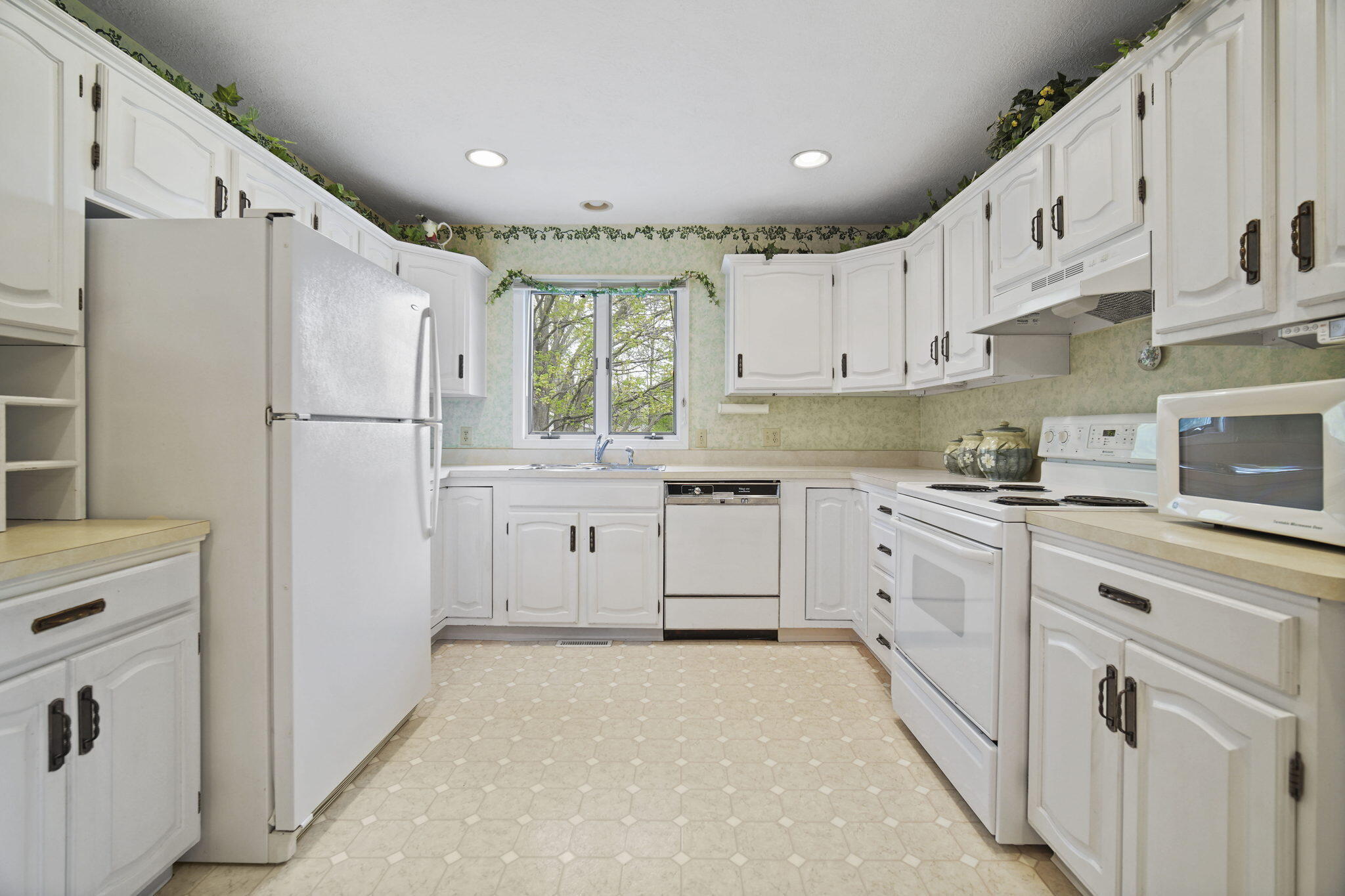 3517 Audrey Street Spring Arbor, MI 49283 - Photo 20 of 43 DSC00945