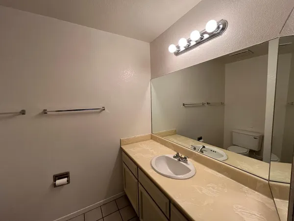 $1,800 | 11040 North 28th Drive, Unit 127, Phoenix, AZ 85029