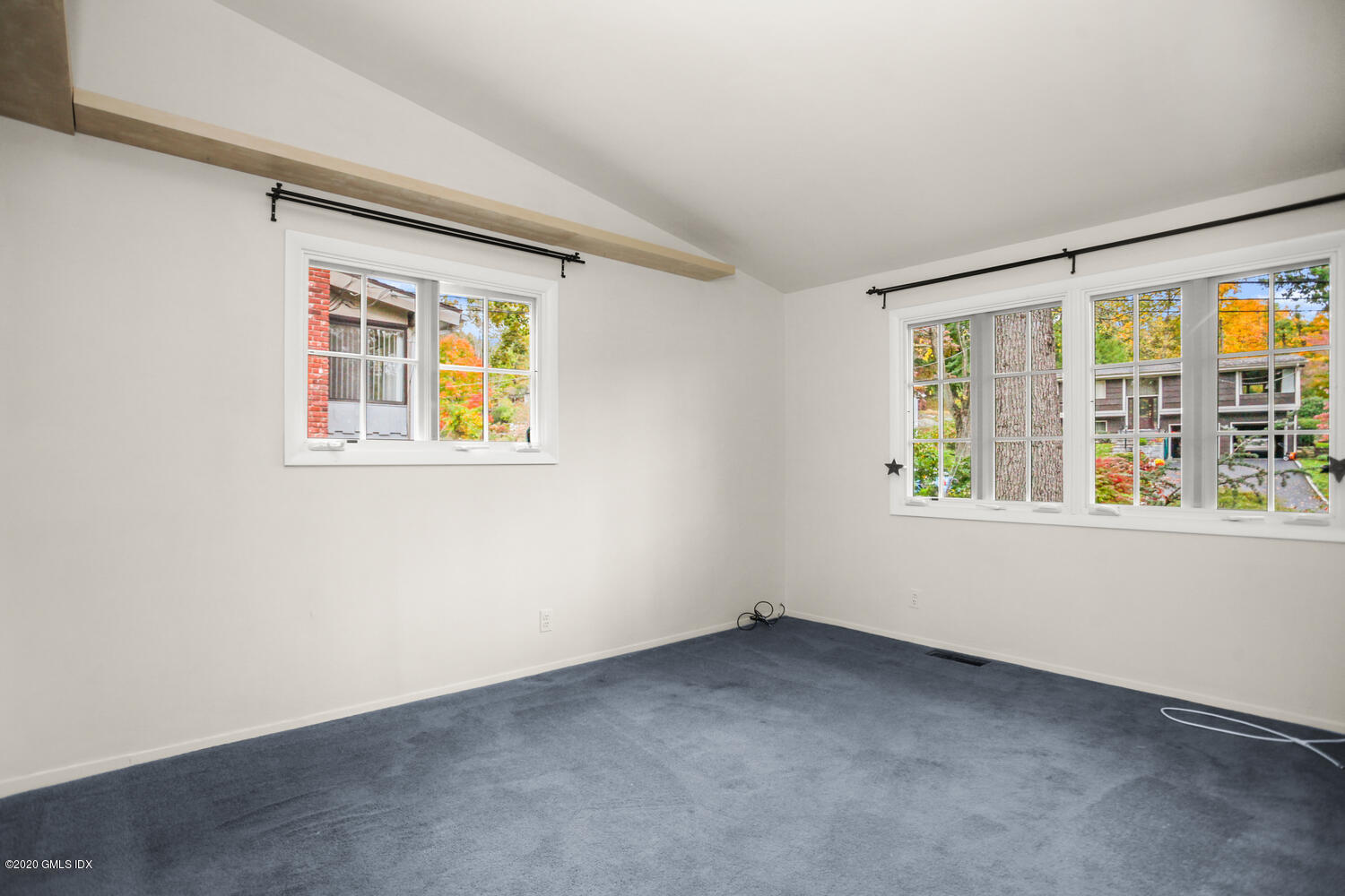 39 Crawford Terrace Riverside, CT 06878 - Photo 20 of 37 an empty room with a window