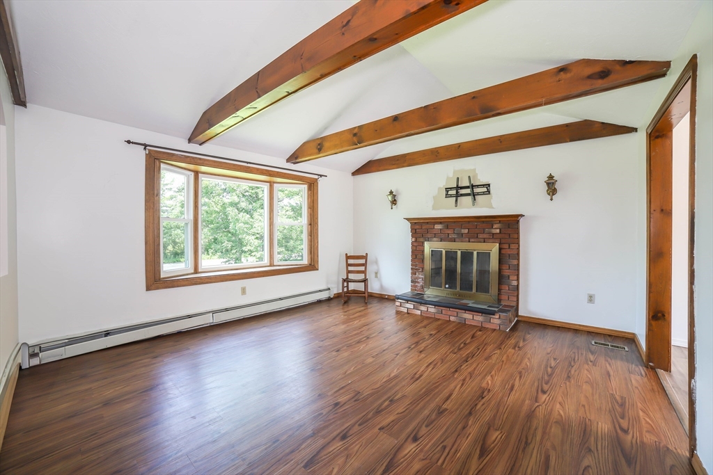 150 Federal Hill Road Oxford, MA 01540 - Photo 4 of 35 Gallery Image 4