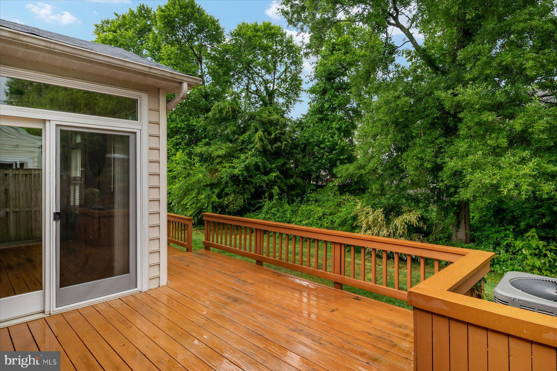 301 Colony Point Place Edgewater, MD 21037 - Photo 17 of 34