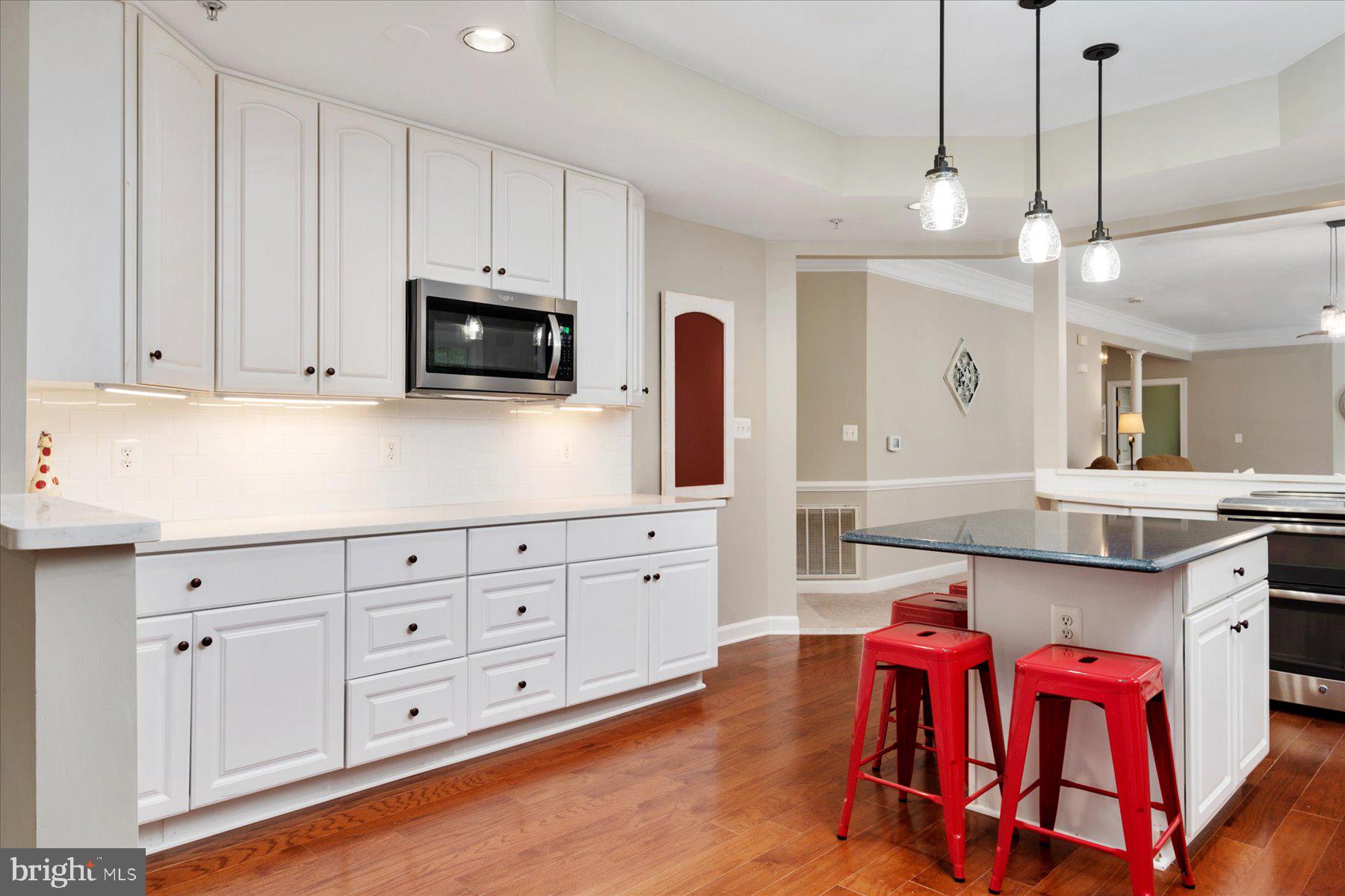 301 Colony Point Place Edgewater, MD 21037 - Photo 9 of 34