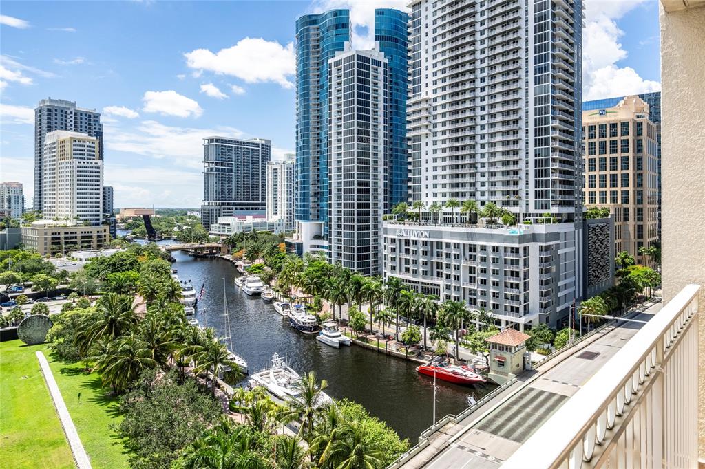 511 Southeast 5th Avenue, Unit 1116 Fort Lauderdale, FL 33301 - Photo 2 of 45 a view of a city with tall buildings