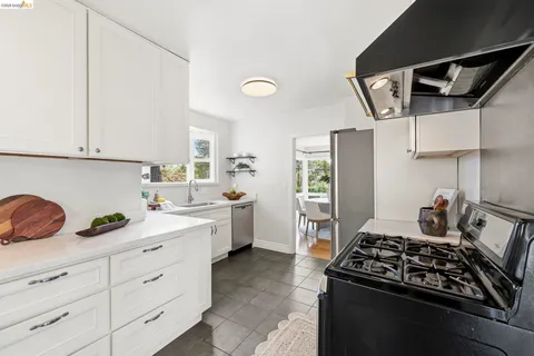 $895,000 | 5701 Snake Road, Oakland, CA 94611