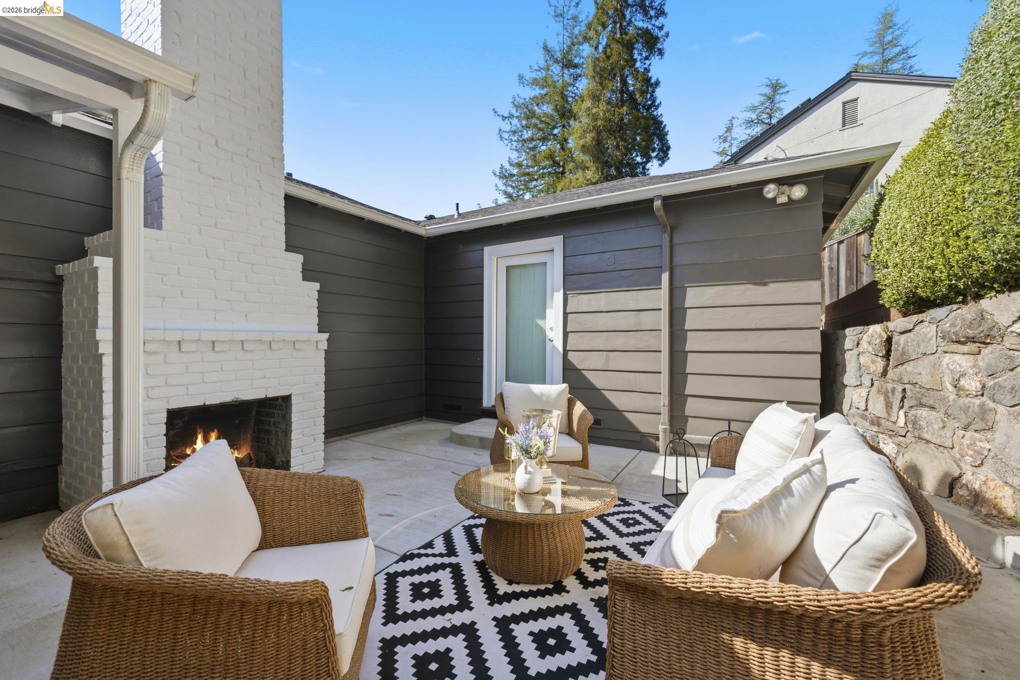 5701 Snake Road Oakland, CA 94611 - Photo 15 of 58