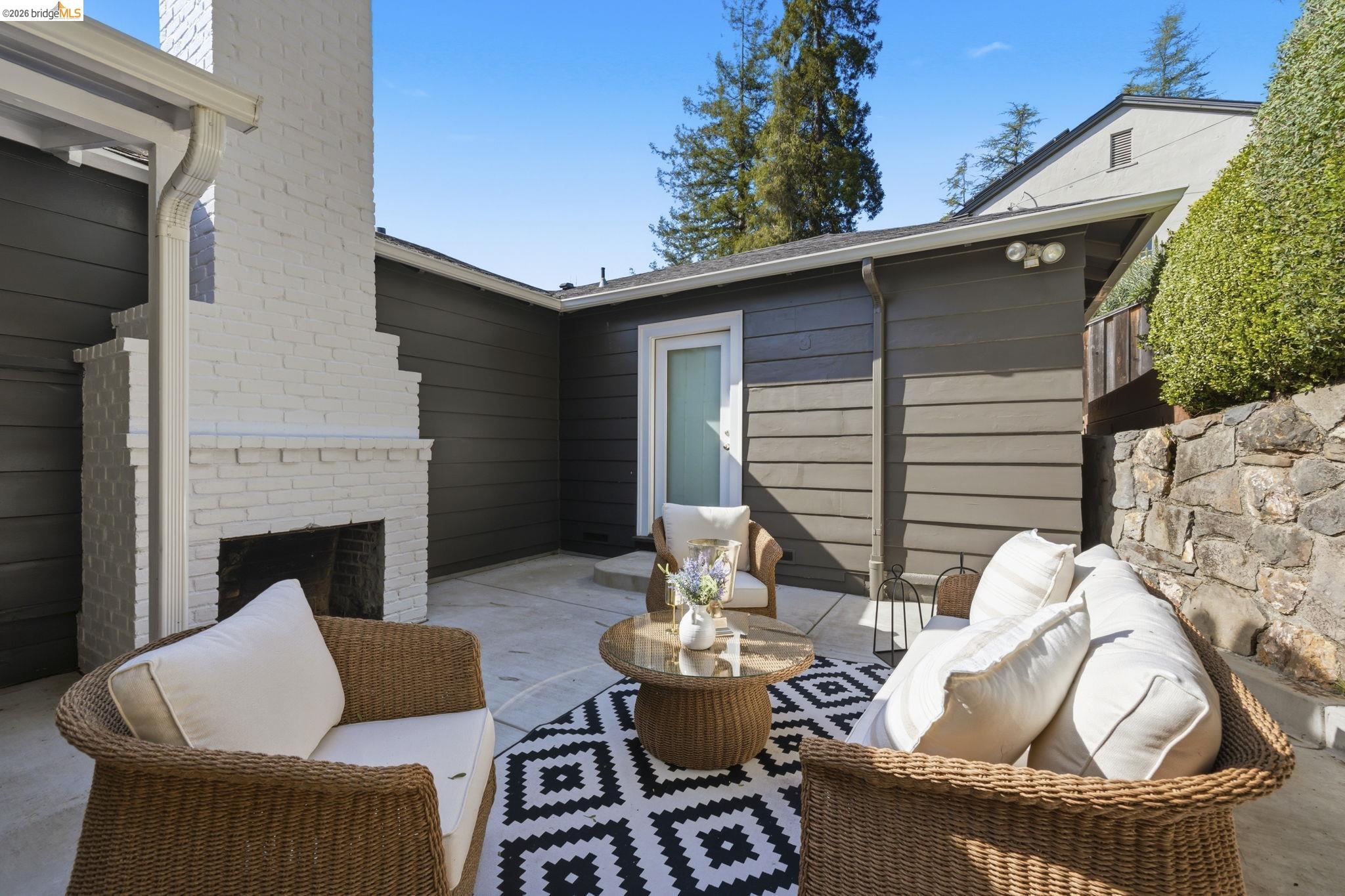 5701 Snake Road Oakland, CA 94611 - Photo 16 of 58