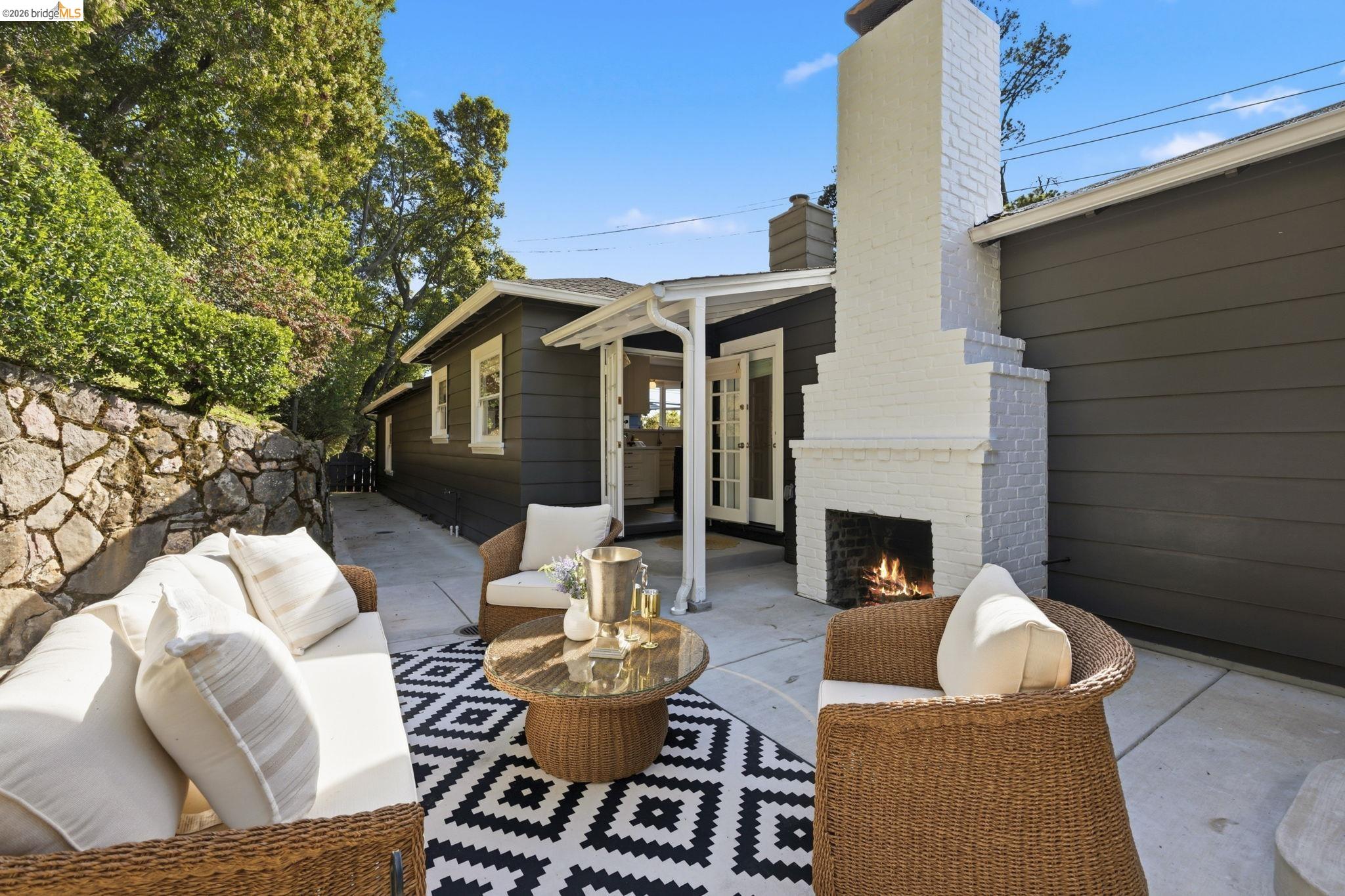 5701 Snake Road Oakland, CA 94611 - Photo 17 of 58