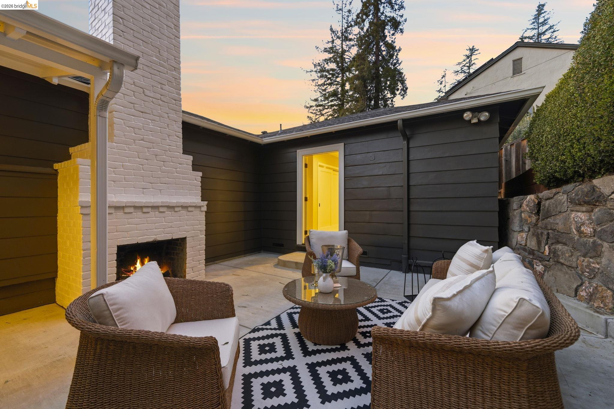 5701 Snake Road Oakland, CA 94611 - Photo 19 of 58