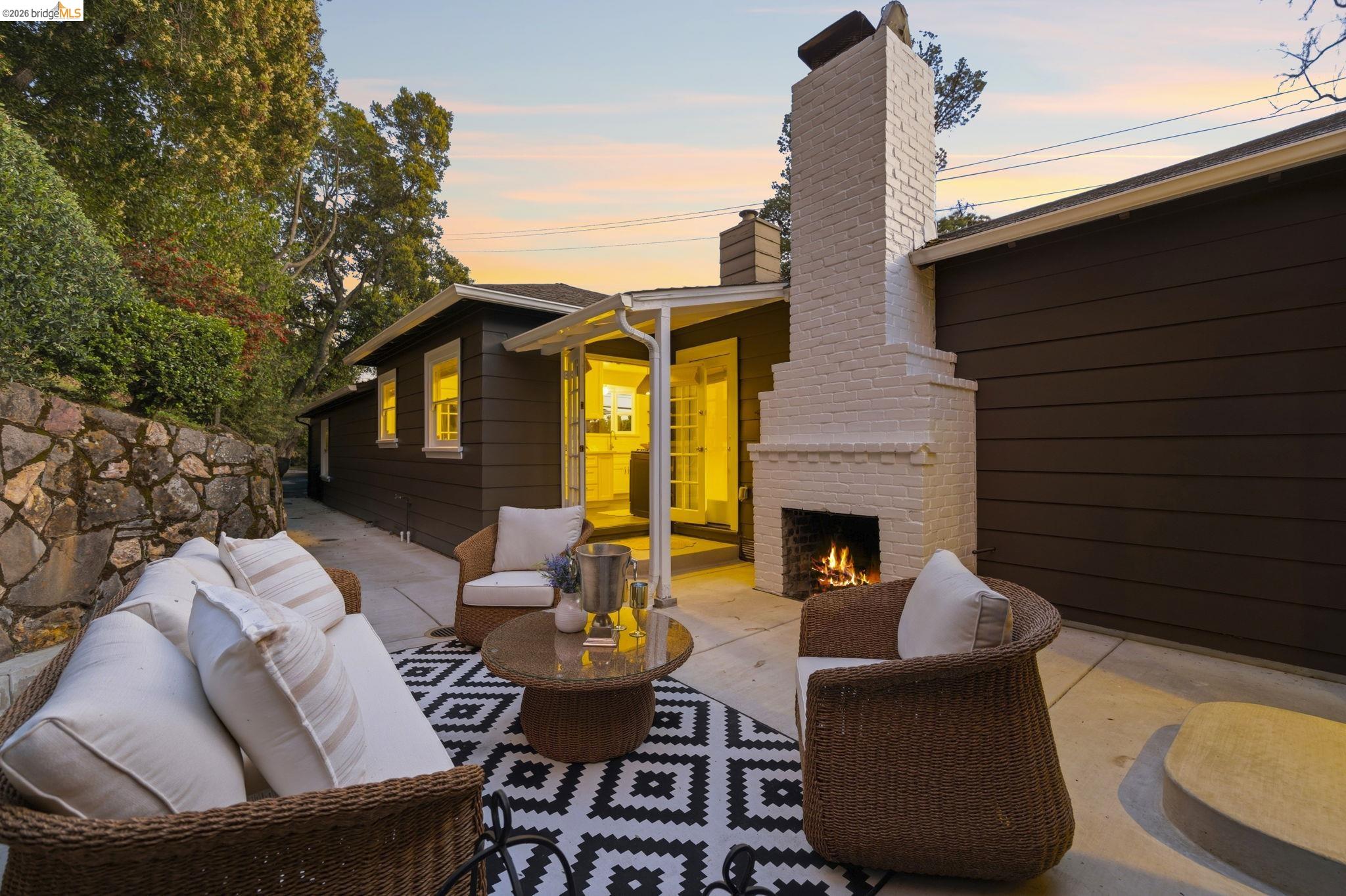 5701 Snake Road Oakland, CA 94611 - Photo 21 of 58