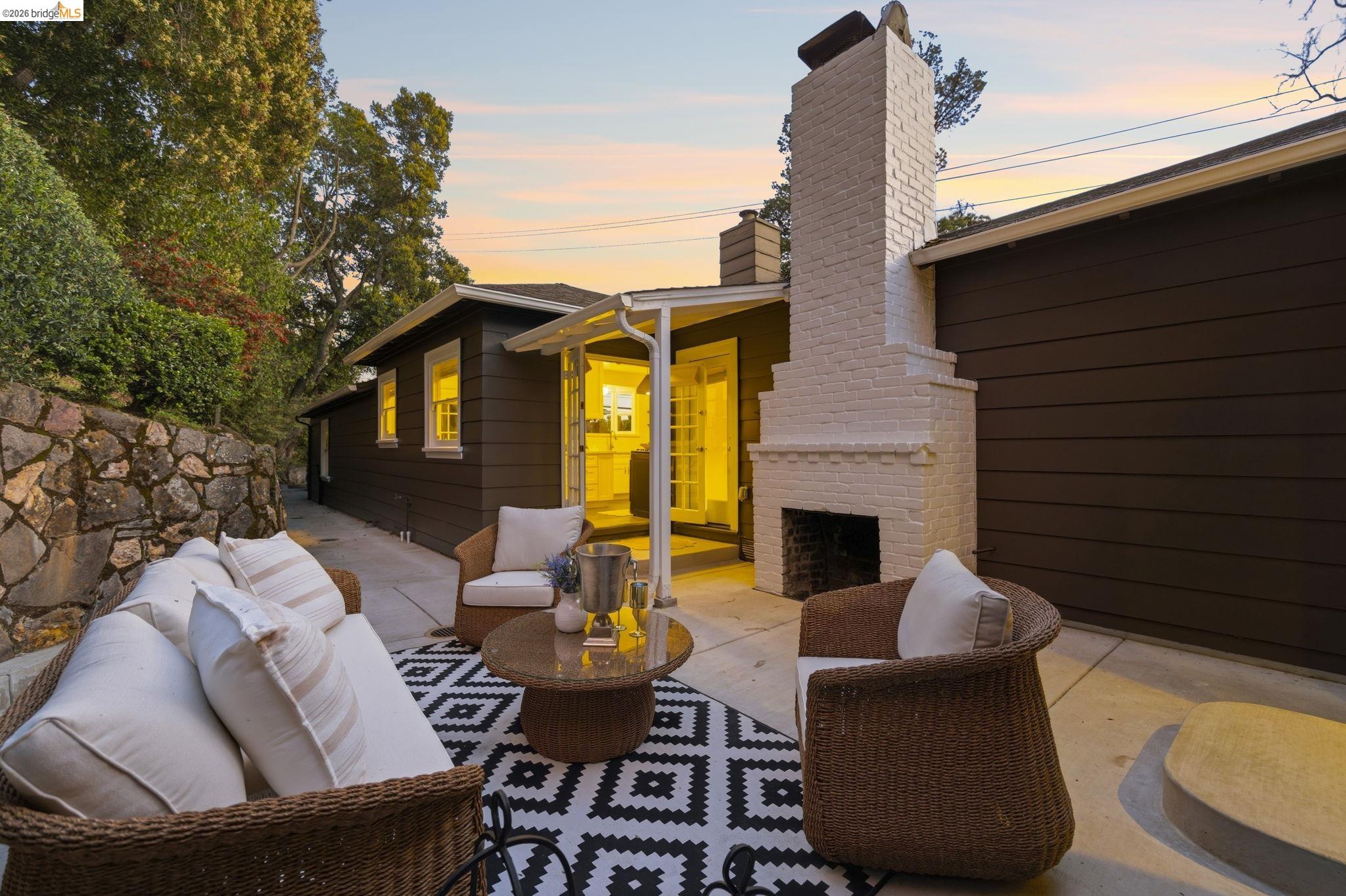 5701 Snake Road Oakland, CA 94611 - Photo 22 of 58