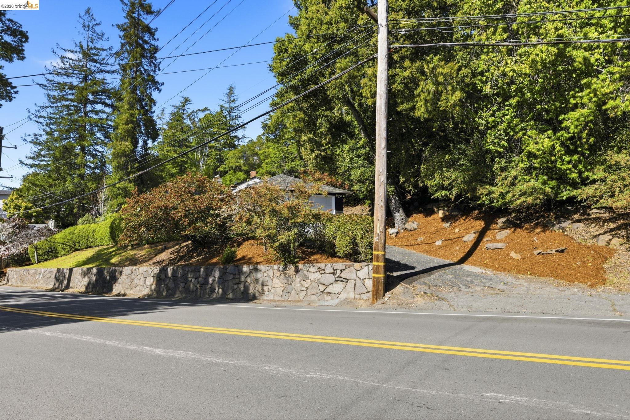 5701 Snake Road Oakland, CA 94611 - Photo 44 of 58