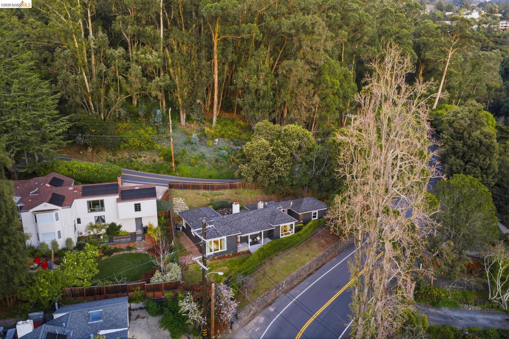 5701 Snake Road Oakland, CA 94611 - Photo 52 of 58