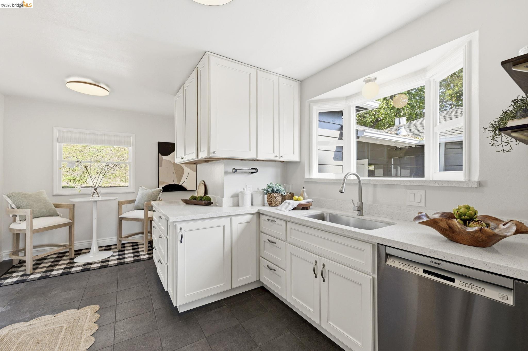 5701 Snake Road Oakland, CA 94611 - Photo 9 of 58