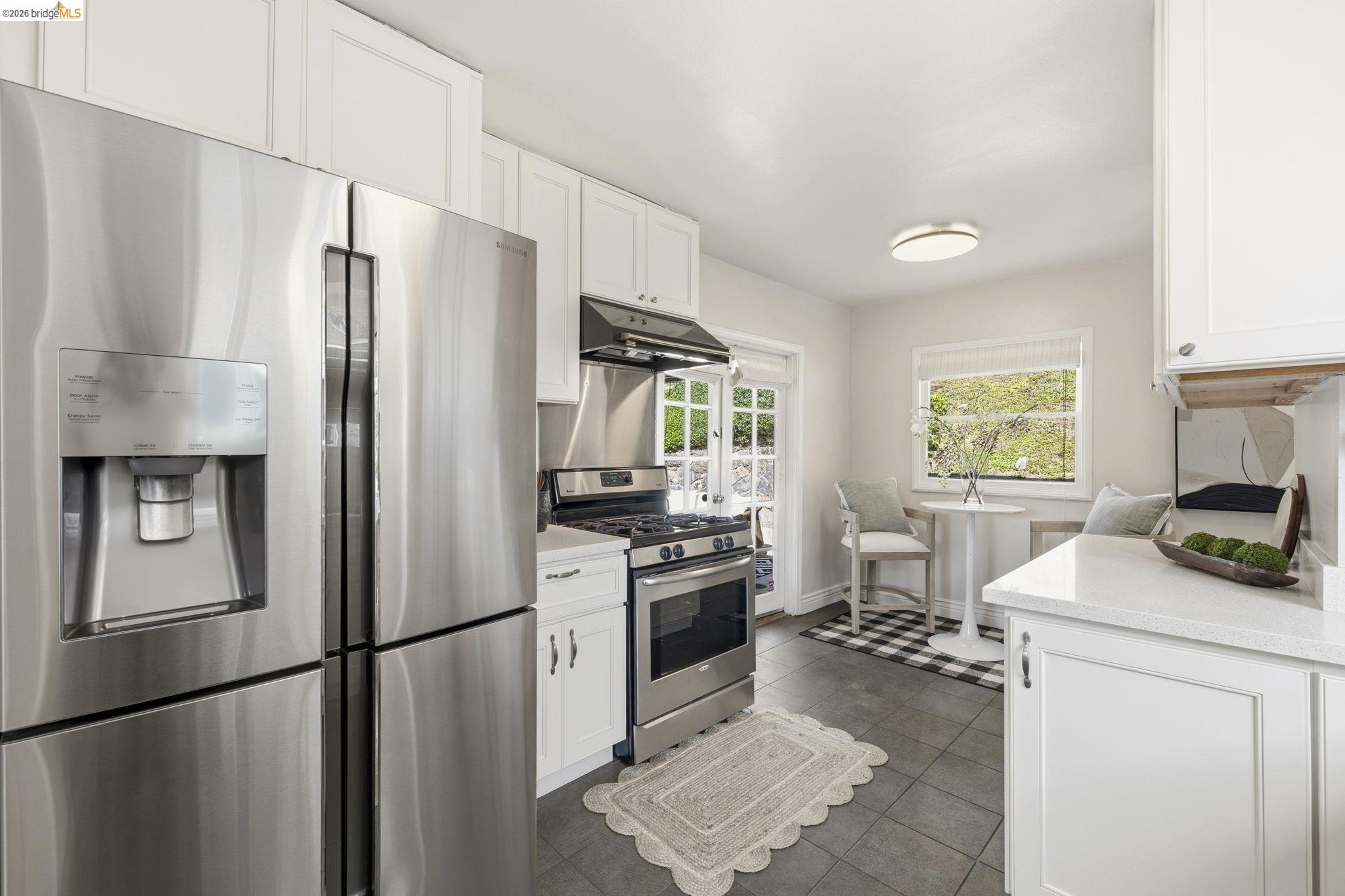 5701 Snake Road Oakland, CA 94611 - Photo 10 of 58