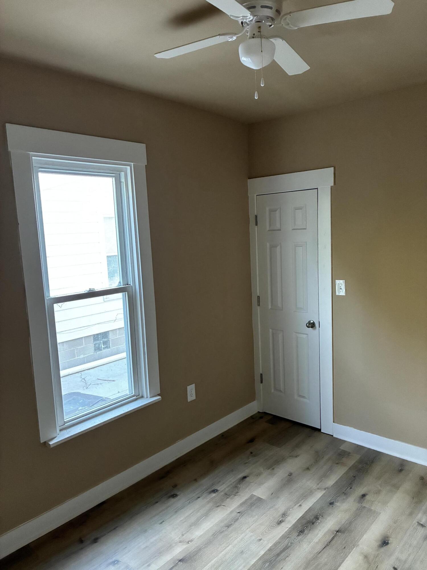 2415 Prospect Street Racine, WI 53404 - Photo 20 of 33 LOWER BED 2