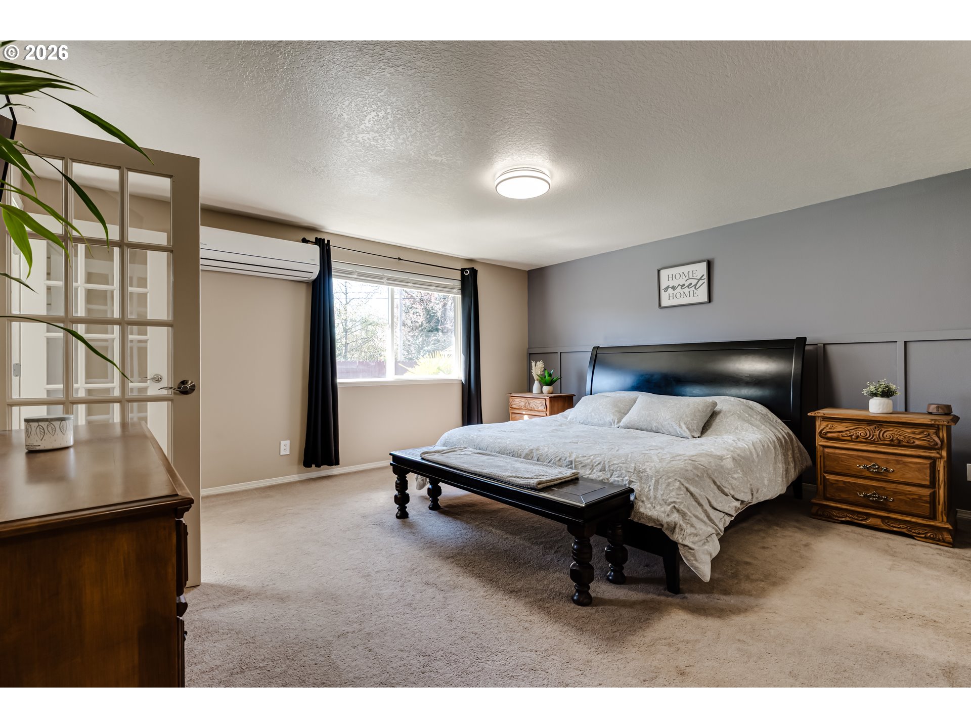 549 Gilfry Avenue Creswell, OR 97426 - Photo 23 of 44 a bedroom with a bed and window
