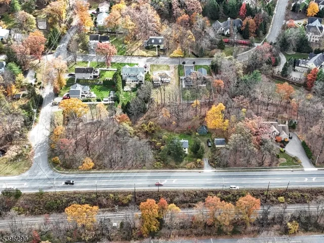 $349,000 | 33 Whitehall Road, Montville, NJ 07082