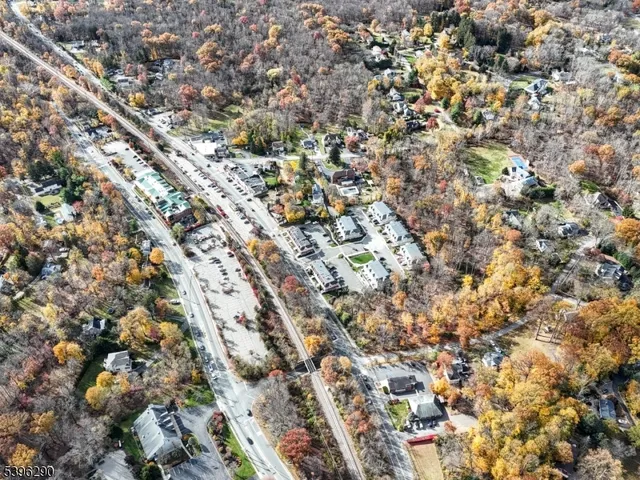 $349,000 | 33 Whitehall Road, Montville, NJ 07082