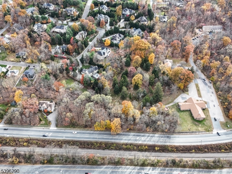 33 Whitehall Road Montville, NJ 07082 - Photo 20 of 32 an aerial view of a yard