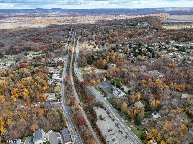 $349,000 | 33 Whitehall Road, Montville, NJ 07082