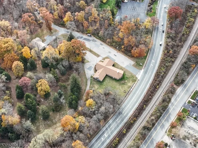 $349,000 | 33 Whitehall Road, Montville, NJ 07082