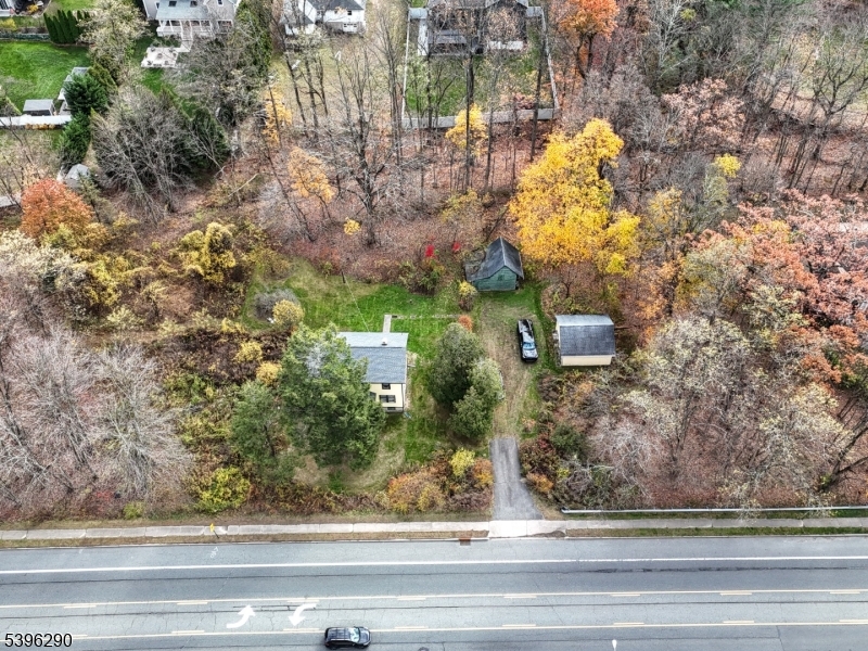 33 Whitehall Road Montville, NJ 07082 - Photo 32 of 32 a view of a yard in front of house
