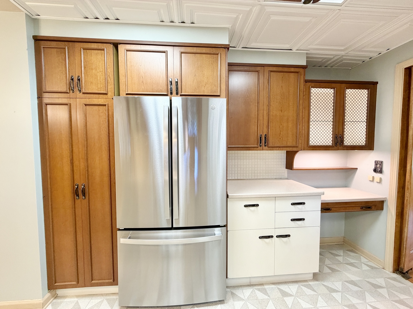 841 Douglas Avenue Elgin, IL 60120 - Photo 25 of 75 a kitchen with stainless steel appliances a refrigerator sink and cabinets