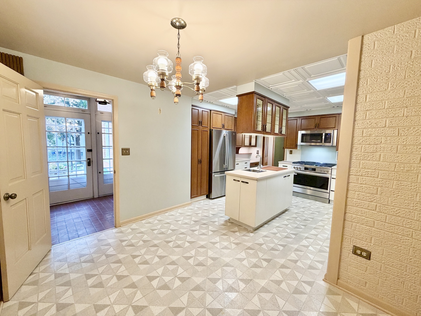 841 Douglas Avenue Elgin, IL 60120 - Photo 32 of 75