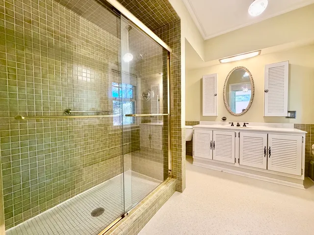 $550,000 | 841 Douglas Avenue, Elgin, IL 60120