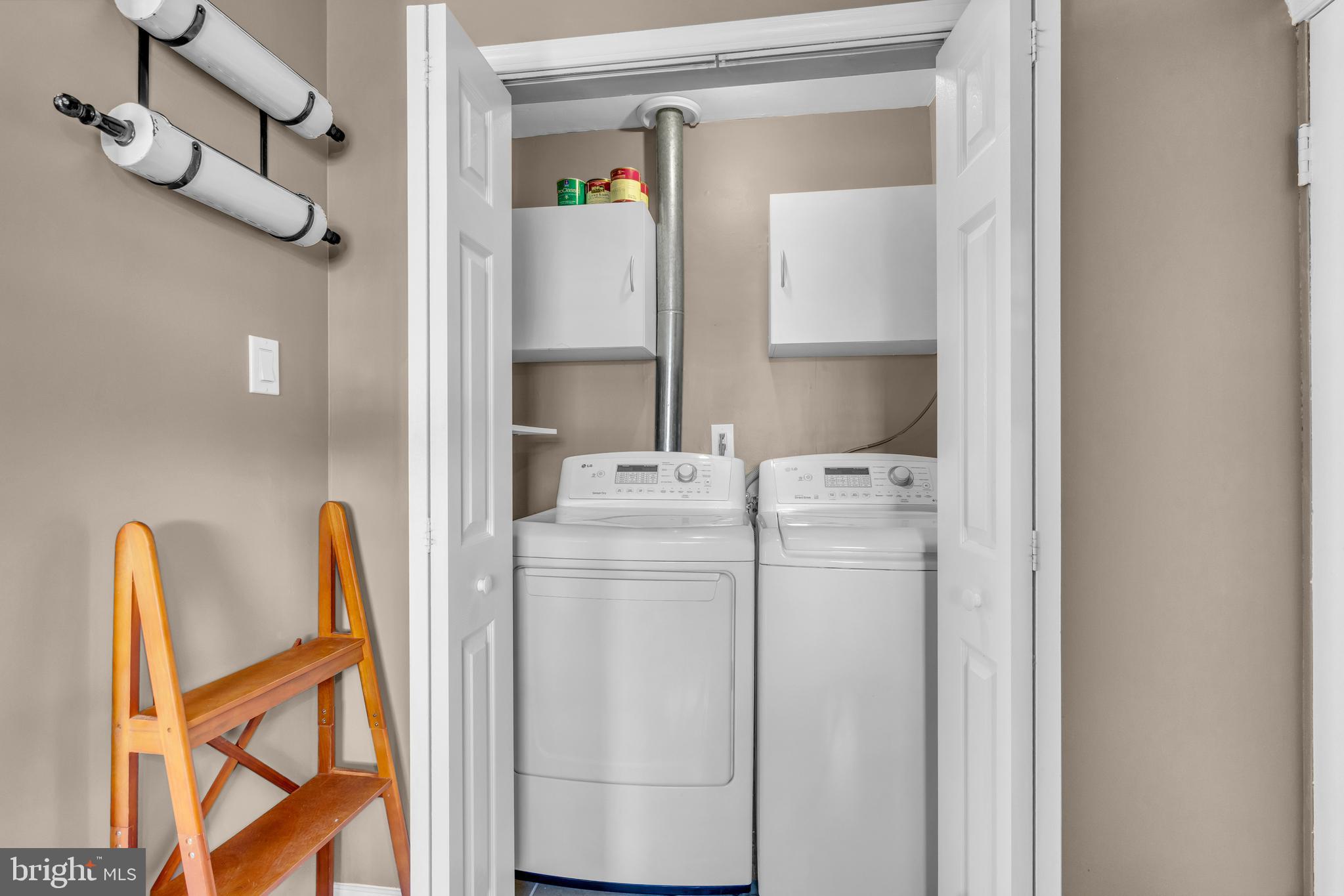 918 Mt Road Burlington, NJ 08016 - Photo 27 of 36 Washer & Dryer