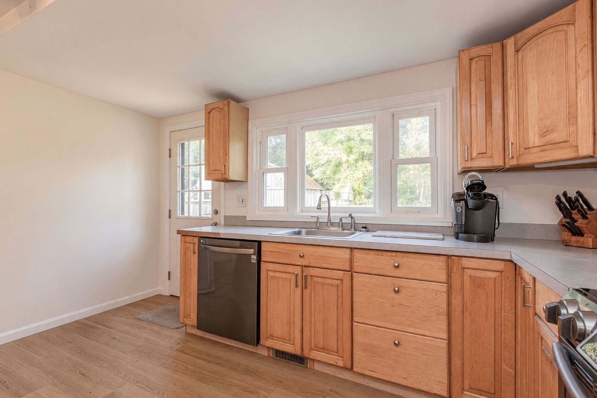 76 Roberts Road Bridgewater, MA 02324 - Photo 5 of 26 Gallery Image 5