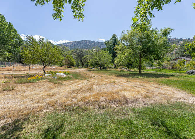 41908 North Fork Drive Three Rivers, CA 93271 - Photo 17 of 60 41908 N Fork Dr Three Rivers-small-039-0