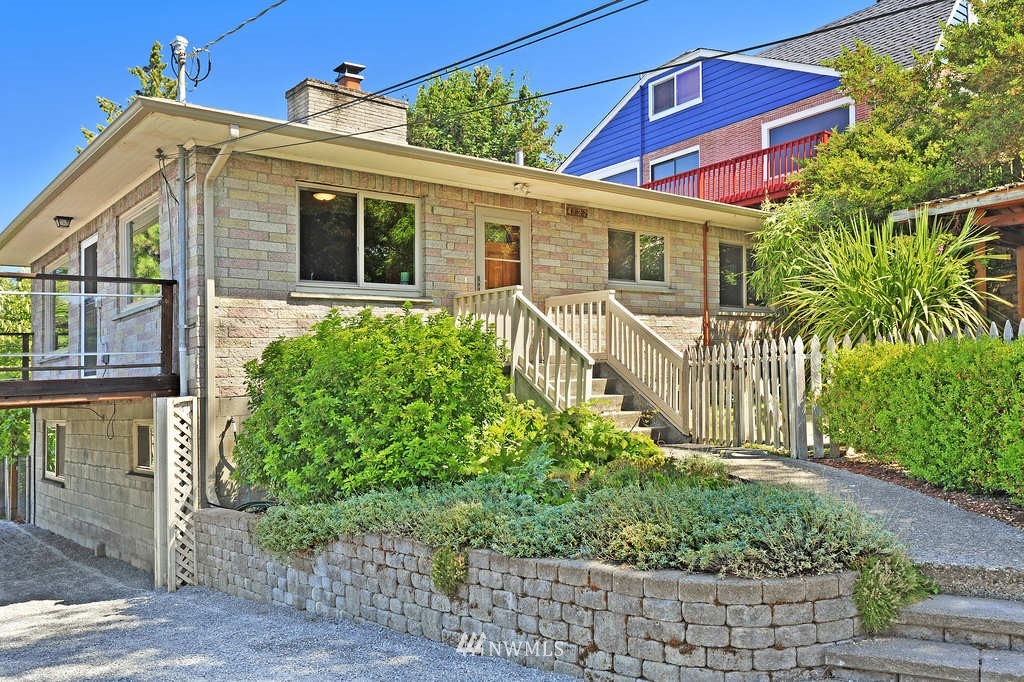 4122 Southwest Frontenac Street Seattle, WA 98136 - Photo 3 of 19