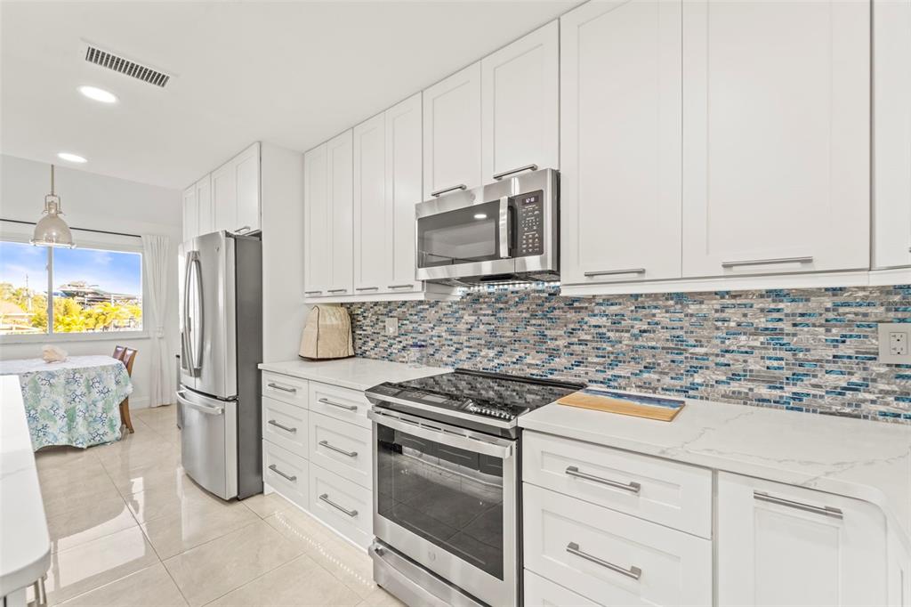 2385 Hanover Drive Dunedin, FL 34698 - Photo 34 of 87