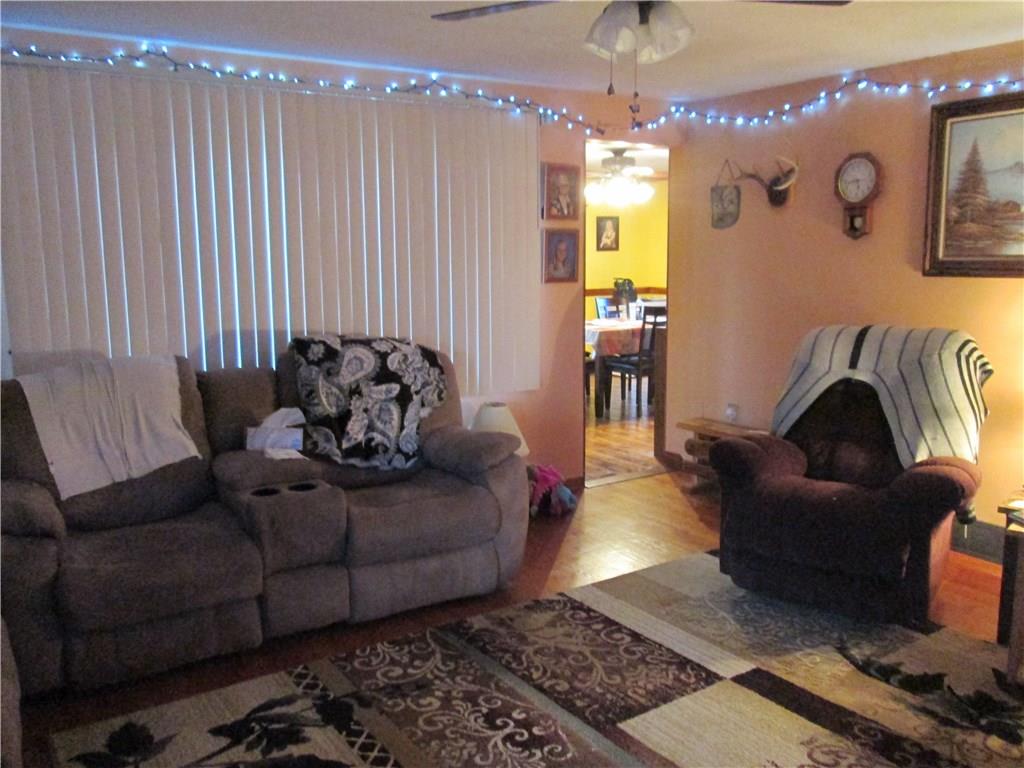 4072 Patterson Road Aliquippa, PA 15001 - Photo 6 of 21 Living room