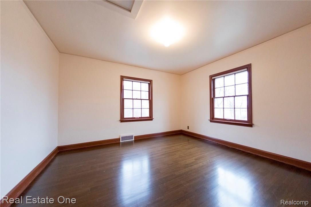 180 Riverside Drive Detroit, MI 48215 - Photo 23 of 30 Bedroom 3.jpg